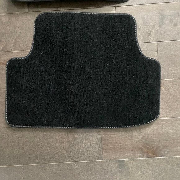 2015-2019 VW Volkswagen R GOLF Carpeted Floor Mats Genuine Original - Picture 6 of 8